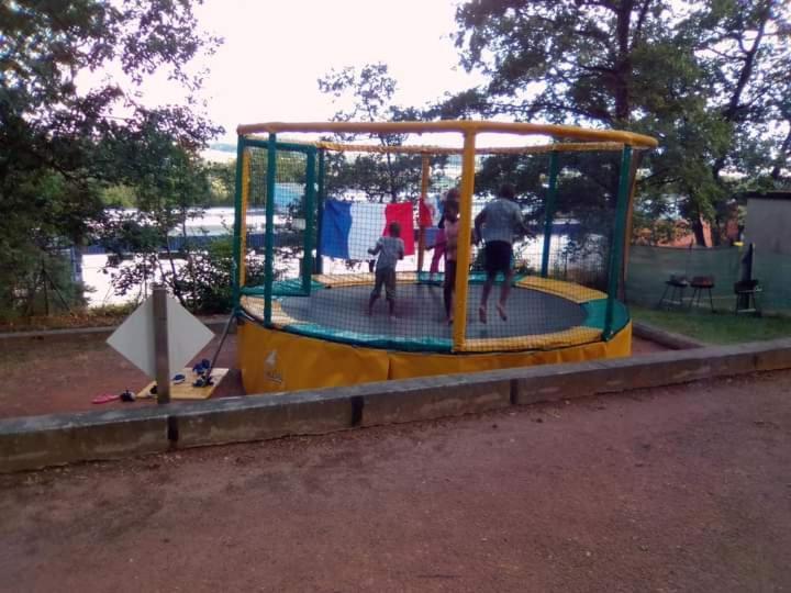 Camping Hurongues Pomeys Exterior foto